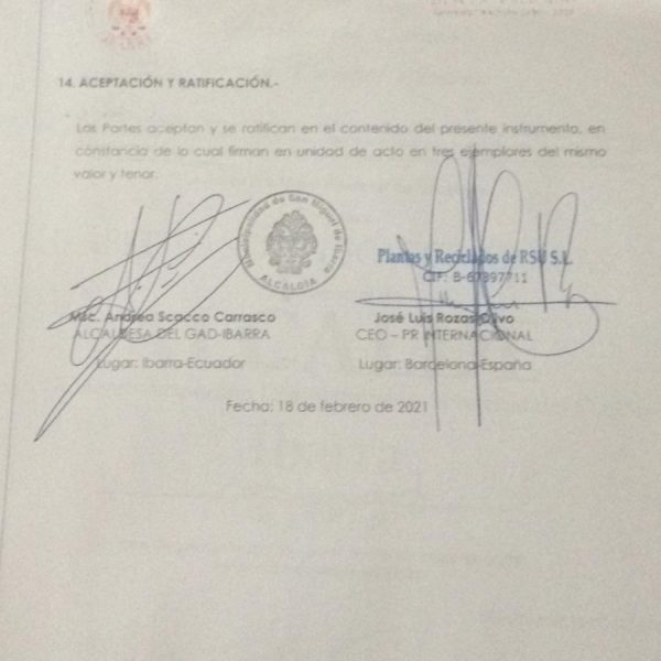 FIRMA ACUERDO CON IBARRA EN ECUADOR